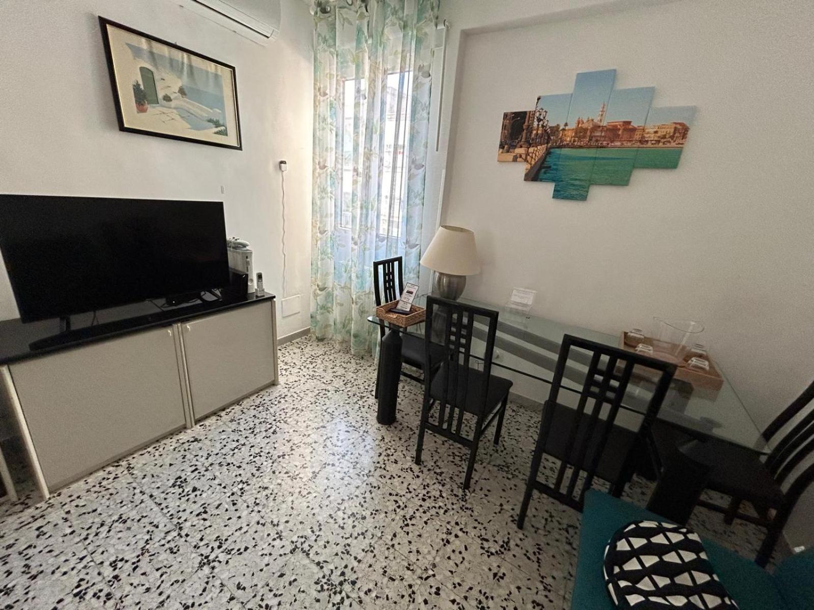Mont Saint Michel Apartament Bari